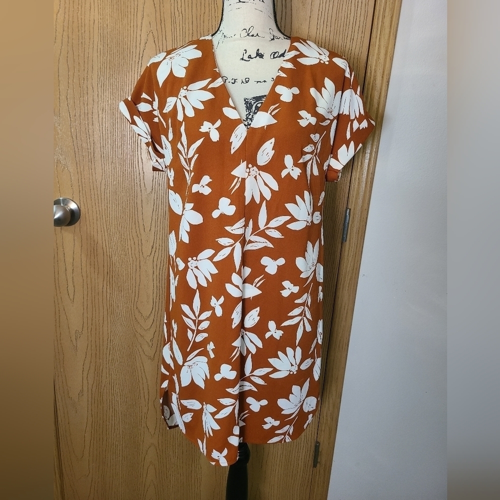A New Day Rust Floral Leaf Print V-neck Button Back Sheath Dress